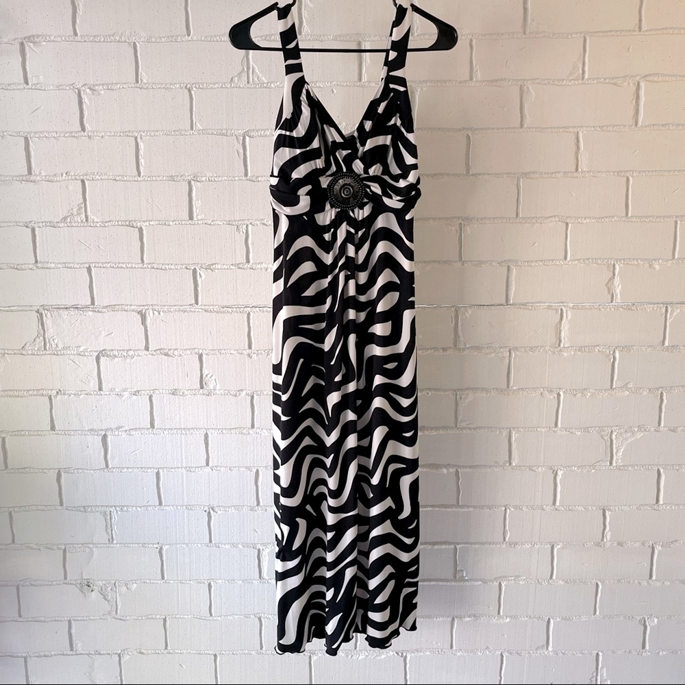 ENFOCUS Petite black and white long dress size 4